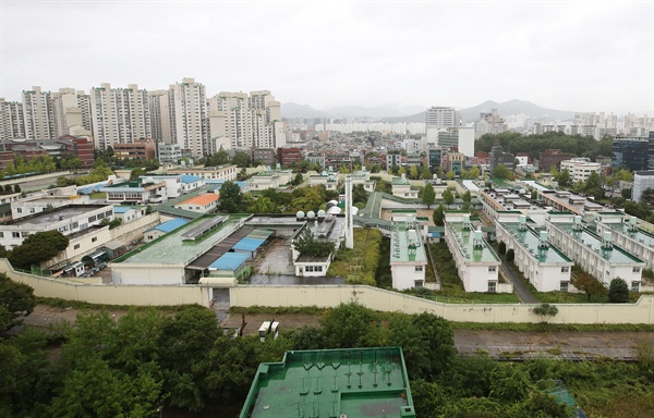 21일 정부가 발표한 수도권 주택공급 확대방안의 공공택지 개발 대상지에 포함된 옛 성동구치소 부지. 서울 송파구 가락동 162번지 일대(5만8천㎡)로 주택 1천30호가 공급된다.