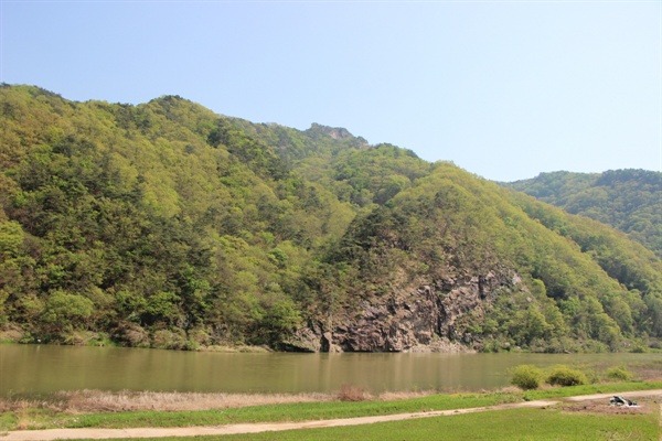 수주 앞을 흐르는 달래강