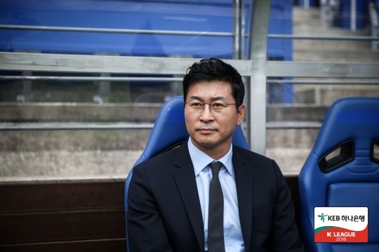 한국프로축구연맹 
울산 현대을 이끌고 있는 김도훈 감독