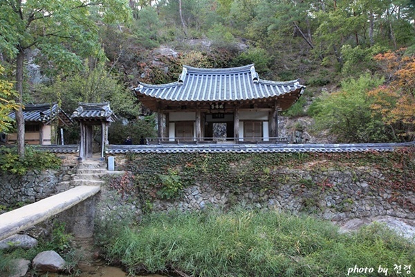 김계행은 1501년 그의 나이 71세 때 만휴정을 지었다.