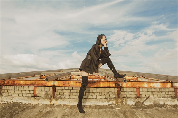소야 가수 소야가 첫 번째 미니앨범 < Artist >를 발매하고 컴백했다.