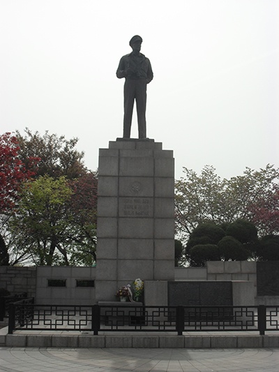  인천시 중구 송학동 자유공원에서 찍은 맥아더 동상.