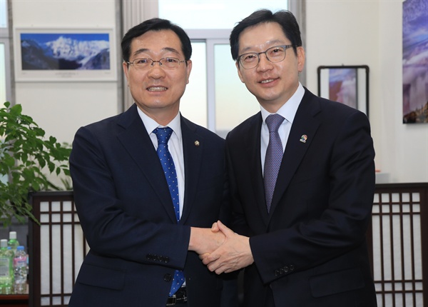 김경수 경남지사는 11월 22일 국회를 찾아 민홍철 의원을 만났다.