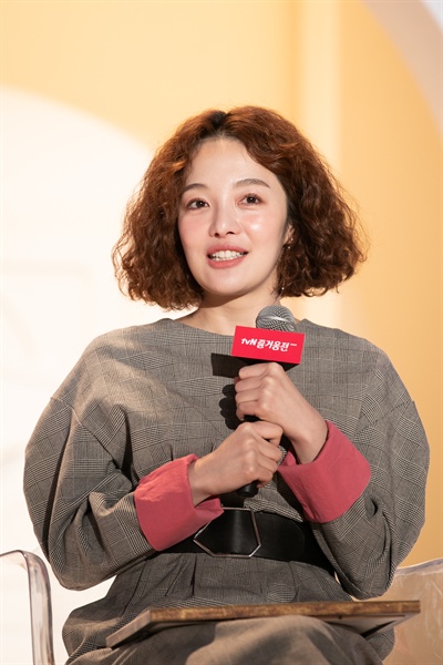  25일 서울 동대문디자인플라자에서 열린 '2018 tvN 즐거움 전' <김비서가 왜 그럴까> 토크 세션에 참석한 배우 황보라.