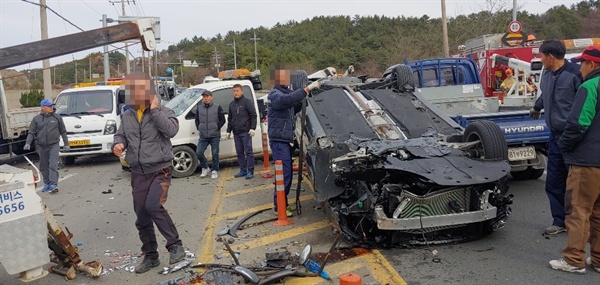 12월 7일 오전 11시 25분경 경남 고성군 마암면 남해안대로 삼락삼거리 앞 14번국도에서 차량 추돌사고가 났다.