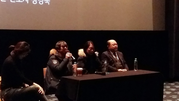  지난 14일 밤 서울 압구정CGV에서 '장경욱 변호사와 함께하는 영화 <마담 B> 상영회'가 열렸다.