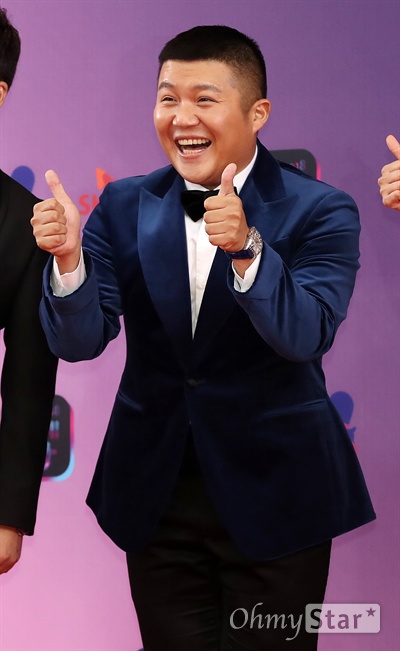 'KBS연예대상' 조세호, 은근히 강한 남자 22일 오후 서울 여의도 KBS본관 시청자광장에서 열린 <2018 KBS 연예대상>에서 '해피투게더'의 조제호가 포토타임을 갖고 있다.