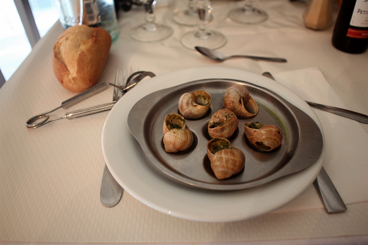 프랑스 유명  달팽이 요리 '에스까르고'