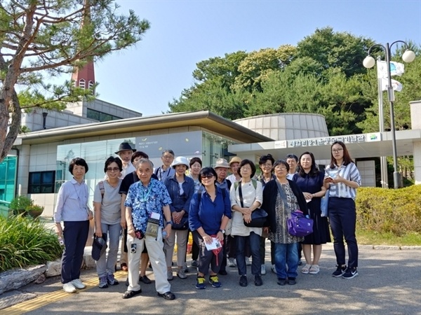 일본 고려박물관 회원들은 2019년 3.1만세운동 100주년 전시 자료 준비차 지난 6월 18일부터 3박4일간 한국을 방문했다. 사진은 제암리 교회 전시관 방문 때 모습