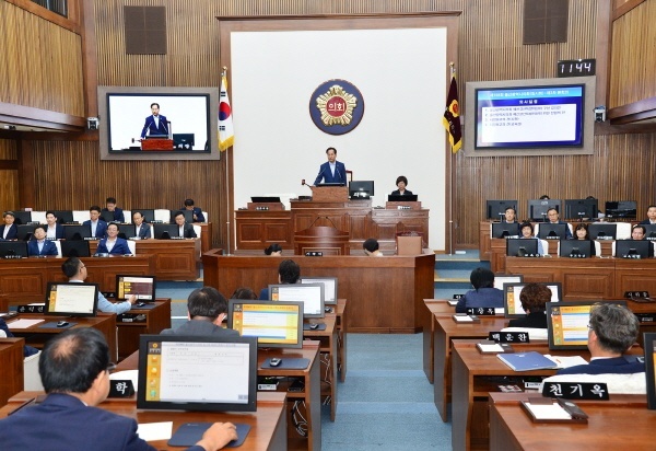 울산시의회 시의원의 갑질 논란이 제기돼 파문이 일고 있다. 사진은 8월 10일 열린 제198회 울산광역시의회 임시회 제3차 본회의. 
