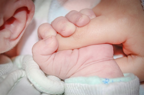 최근 한 중국과학자가 유전자 편집을 한 쌍둥이를 태어나게 했다는 소식을 전했다. 