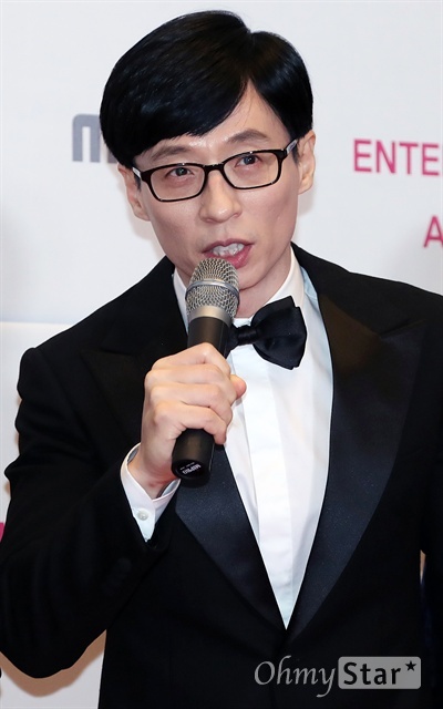  유재석은 자신이 왜 '유느님'이라 불리는지 그의 삶을 통해 증명하고 있다