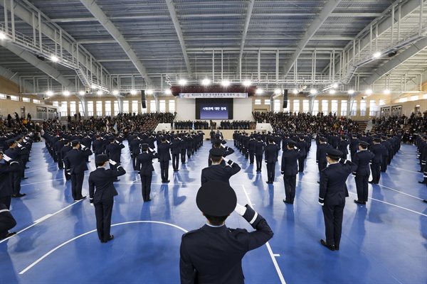  3일 진주 공군교육사령부에서 열린 임관식.