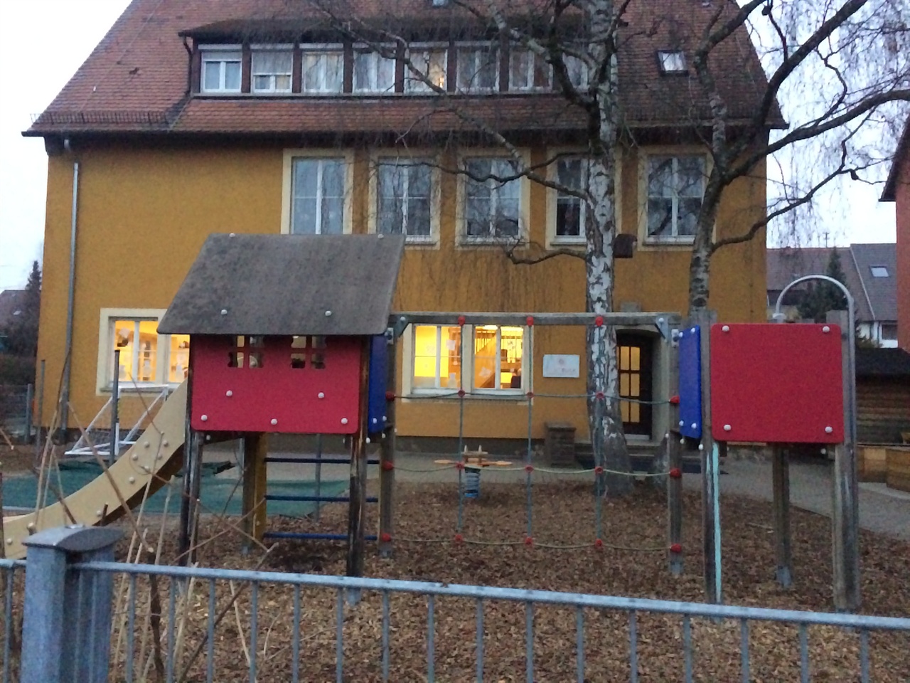 놀이터가 구비되어 있는 독일 유치원