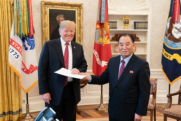 18일(미국 현지시각) 도널드 트럼프 대통령이 김영철 북한 노동당 부위원장을 면담하고 있다. 