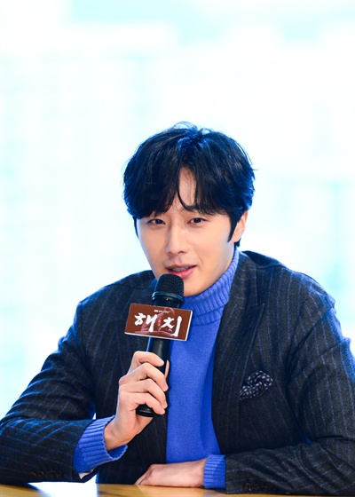 정일우 오는 2월 11일 첫 방송하는 SBS 새 월화드라마 <해치>의 주연배우 정일우가 21일 오후 서울 목동 SBS 사옥에서 기자간담회를 열고 드라마에 관해 이야기했다. 