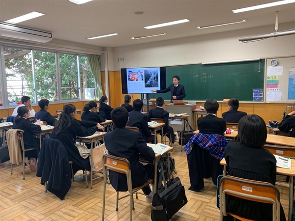 도쿄중고 중학교 수업 모습