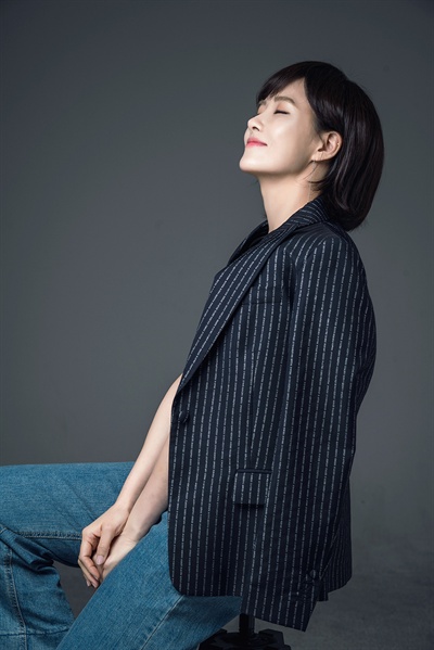 MBC <붉은 달 푸른 해>에서 아동 상담사 차우경 역을 맡은 배우 김선아.