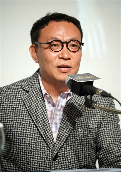  JTBC 금토드라마 'SKY캐슬'의 조현탁 감독이 31일 오후 서울 공덕역 인근의 한 호텔에서 기자간담회를 열었다. 