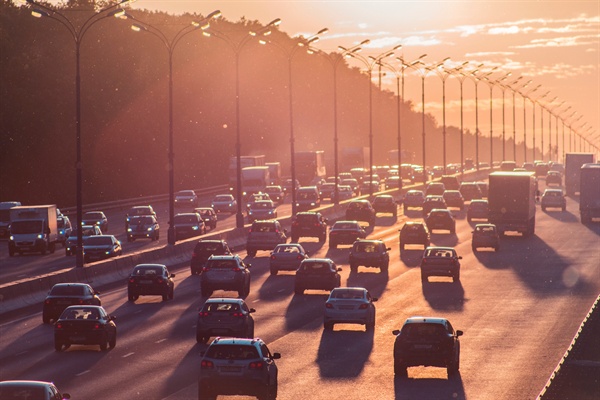 녹색참여소득이 현실화되면 차가 막혀서 드는 교통혼잡비용을 줄일 수 있다. 당연히 기후도 좋아진다. 또한, 도로를 내기 위한 비용 역시 줄어든다. 