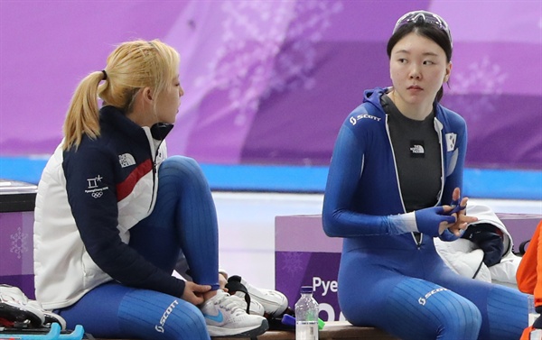  평창동계올림픽 당시 김보름(왼쪽)과 노선영