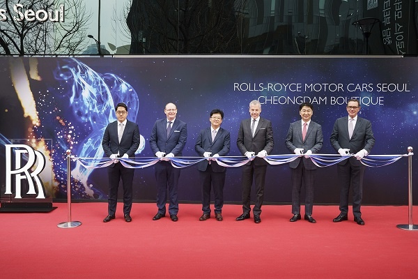 20일 롤스로이스 모터카가 고객 맞춤형 비스포크 공간인 롤스로이스 부티크를 전 세계 최초로 서울에 열었다.