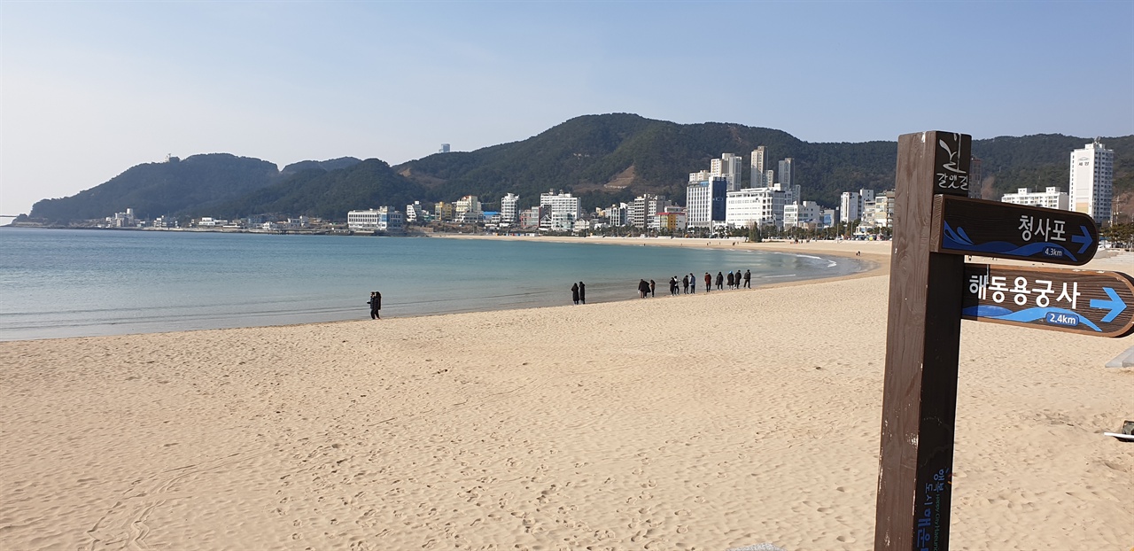 송정해수욕장 송정해수욕장에서 해운대 반대편으로 조금 더 걸으면, 해동용궁사가 나온다.