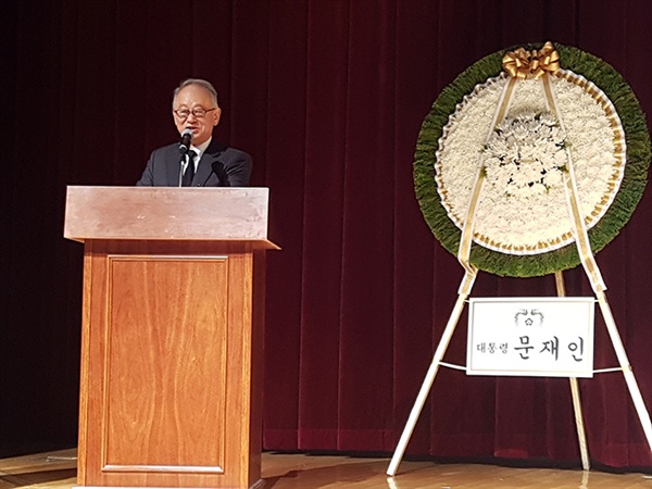 이부영 (사)몽양여운형선생기념사업회 회장이 추모사를 말하고 있다. 