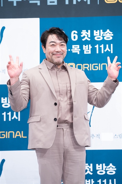  26일 서울 논현동의 한 호텔에서 열린 OCN 새 수목드라마 <빙의> 제작발표회에 참석한 배우 이원종.