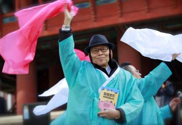 대한민국 임시정부 마지막 청사가 있던 중국 충칭에서 태어난 차영조 선생님.