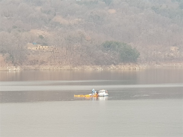  합천댐에 헬기가 추락했다.