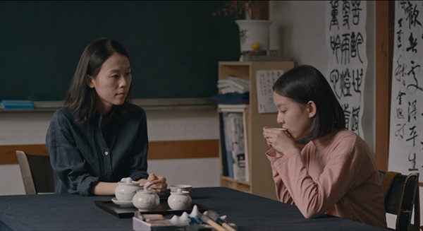  성수대교가 무너진 1994년, 중학교 2학년 소녀의 성장담을 다룬 영화 <벌새>(2018) 