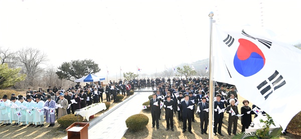  3월 1일 거창군 가조면 기미독립만세 기념탑에서 ‘삼일절 100주년 기념행사’가 열렸다.