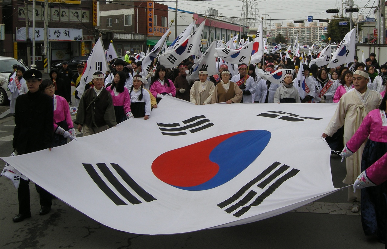 군산 구암동산 앞 거리에서 열린 3·5만세 재현행사
