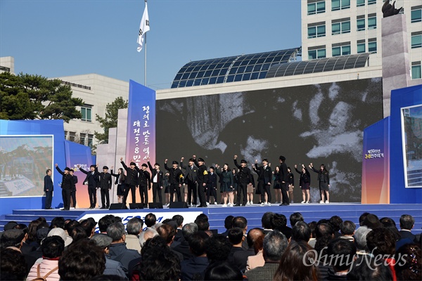 4.19혁명의 단초가 되었던 '3.8민주의거 제59주년 기념식'이 국가기념일 지정 이후 처음으로 8일 오전 대전시청 남문광장에서 개최됐다. 