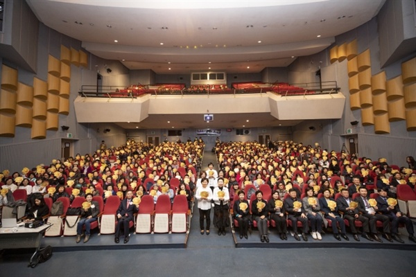  세계 여성의 날을 기념하는 두 번째 행사가 8일 은평문화예술회관에서 각계 내빈이 참석한 가운데 열렸다.