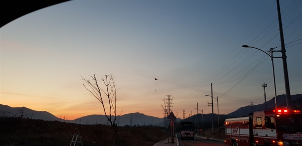 3월 13일 오후 8시경 창원 장복산 기슭에서 화재가 발생했다.