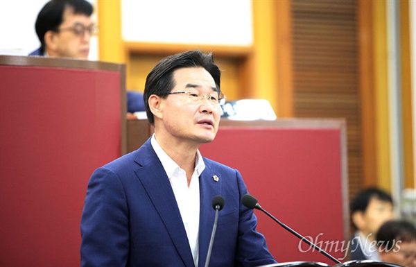 김규학 대구시의원은 15일 열린 대구시의회 임시회에서 2.28민주운동을 기념하기 위해 '2.28민주로' 지정을 촉구했다.