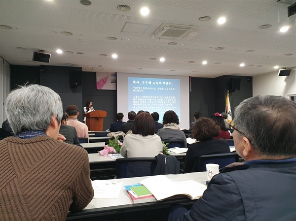 유은혜 사회부총리 겸 교육부 장관도 영상 축하 메시지를 보내어 <(사)한국교육100>의 창립에 관심을 보였다. 