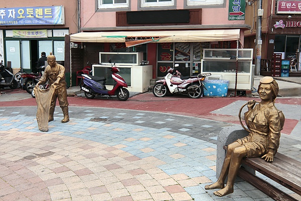  추자도 항구 해안통 모습