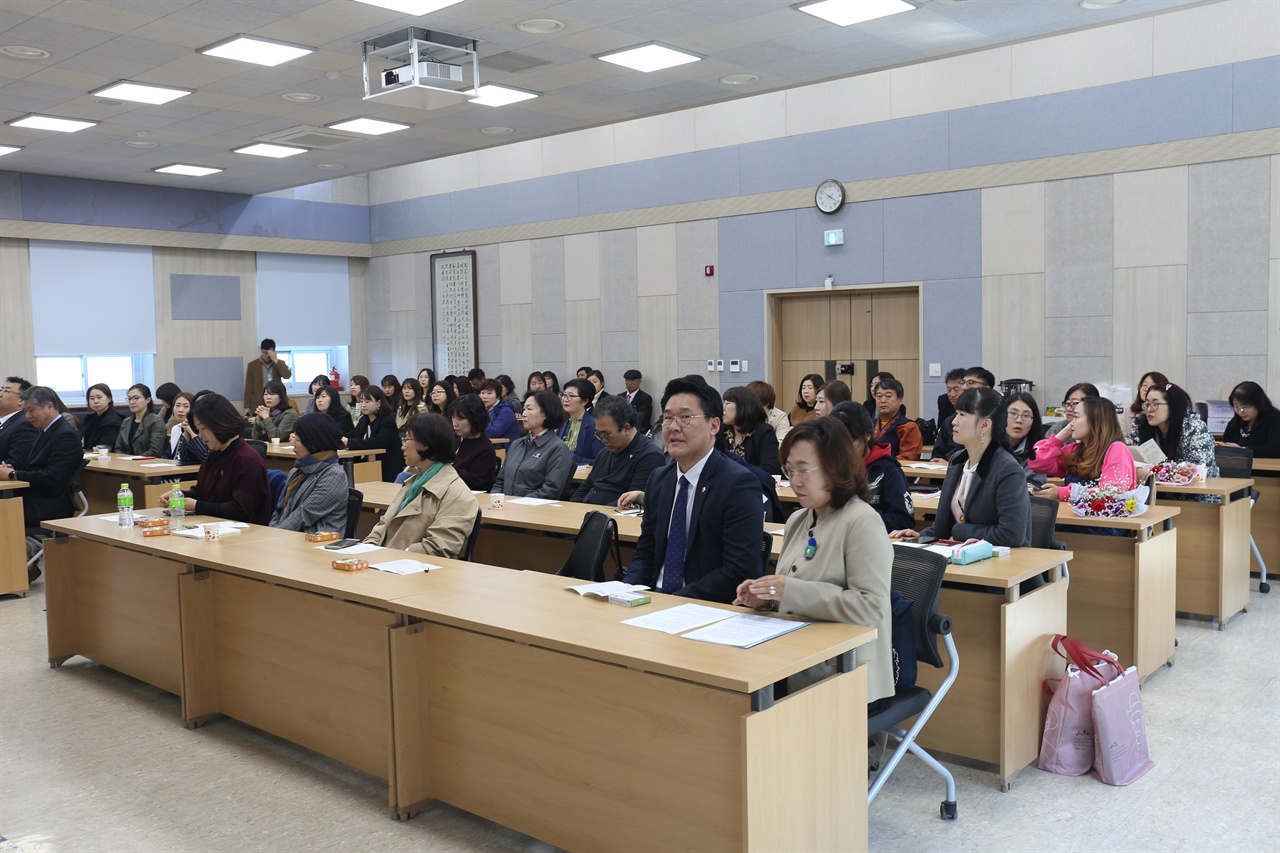 이 날 참학 당진준비위 발대식에는 30여명의 회원뿐만 아니라 한홍덕 당진교육장과 정계 인사등이 참여했다.