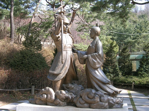  서울 광진구 아차산에서 찍은 온달 부부. 