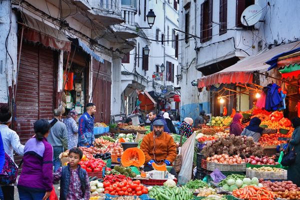 메디나(구도심) 시장, 퇴근 시간의 야채 가게 모습. 활기차고 아름다웠던 모로코를 떠난다.
