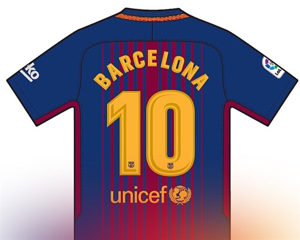  바르셀로나가 적힌 유니폼을 제작한 FC 바르셀로나