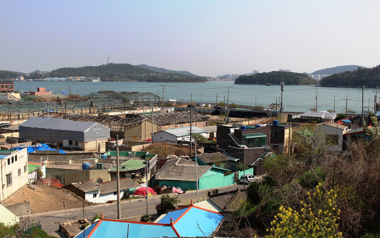 다순구미 앞바다 만약 이곳에 초고층 아파트가 들어서면 어찌 저 멋진 바다를 마주할 수 있고 감상할 수 있겠는가? 