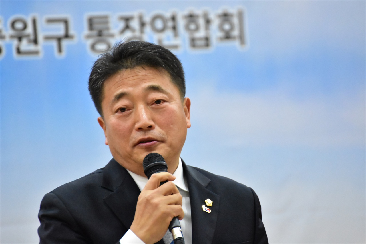 성남시의회, 소통위해‘찾아가는 민생현장 간담회’에서 인사말을 하는 박문석 성남시의장