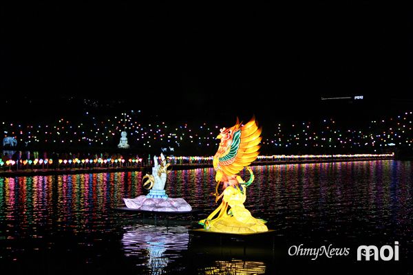 경주 형산강 연등문화축제 현장 모습