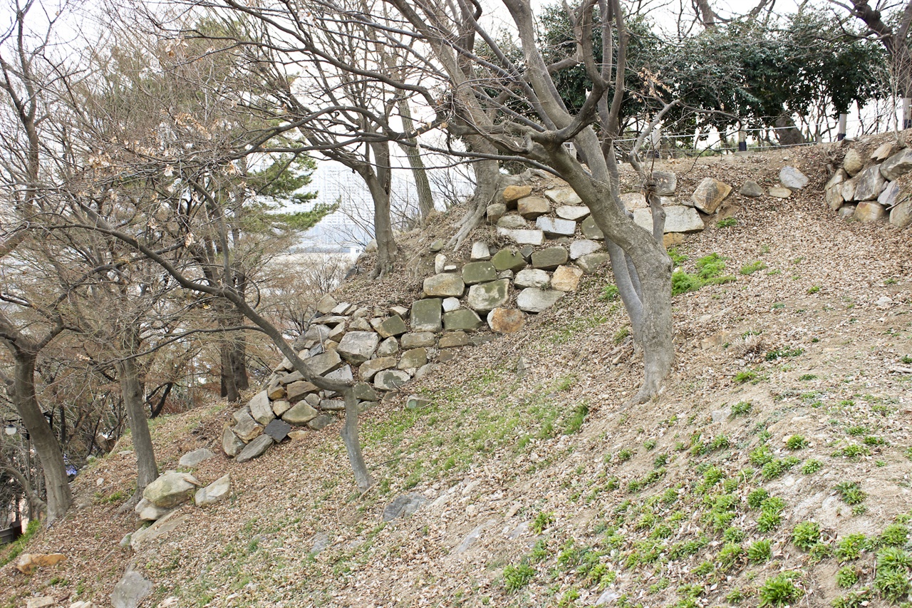 울산에 남아있는 '일본 성' 학성의 모습.