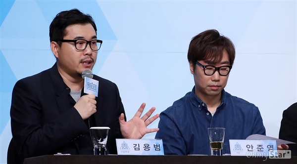  Mnet <프로듀스X101> 제작발표회 현장에서 김용범 전략콘텐츠사업부장(왼쪽)과 안준영 PD가 기자들의 질문에 답하고 있다.
