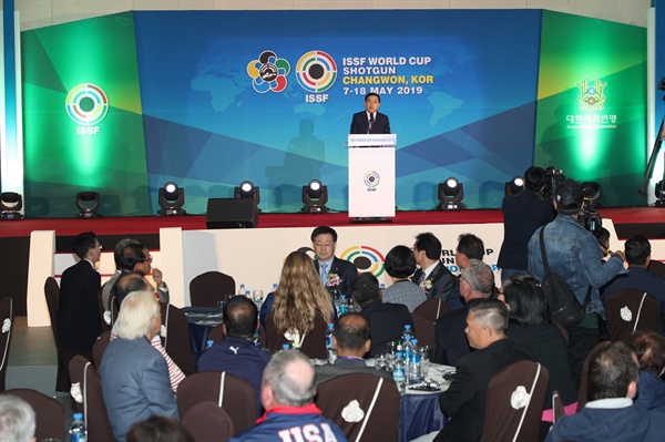  8일 저녁 창원국제사격장 결선사격장에서 ‘2019 ISSF 창원 월드컵사격대회’ 개회식이 열렸다.